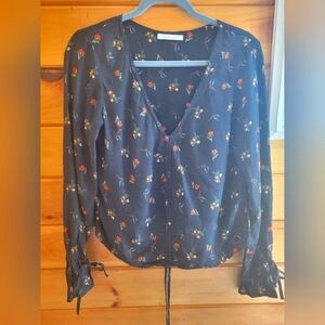 💰⏳️Urban Outfitters Floral Blouse With Ruching And Tie Sleeve Details No Size